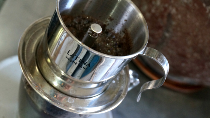 Membuat Kopi Dengan Vietnam Drip  cerita tentang kopi